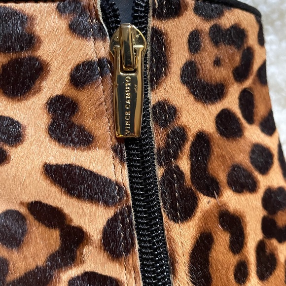 Vince Camuto Nandi 2 Cow Hair Leopard Booties Size 9.5 - Picture 8 of 9